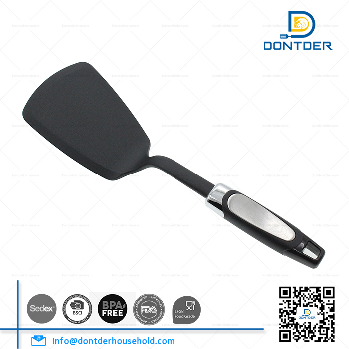 D00147 Nylon Short Turner