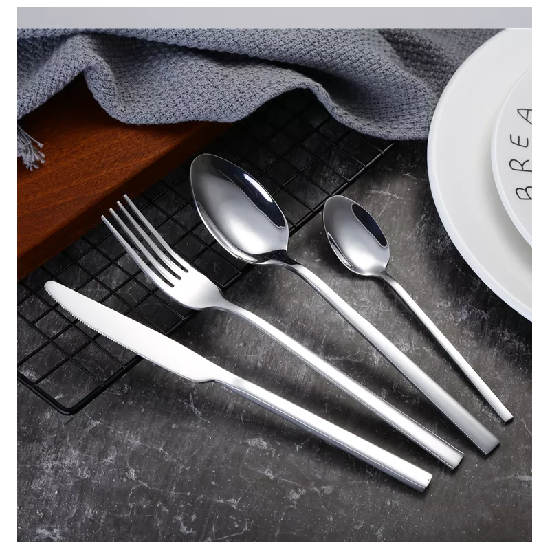 High quality SUS430 mirror polish camping cutlery spoons and knives fork and spoon silverware set fl图2