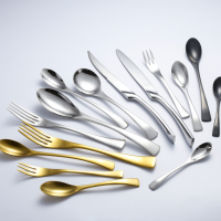 Factory price high Quality Wedding Silverware Gift Restaurant Silver Spoon Fork Luxury Flatware Stai