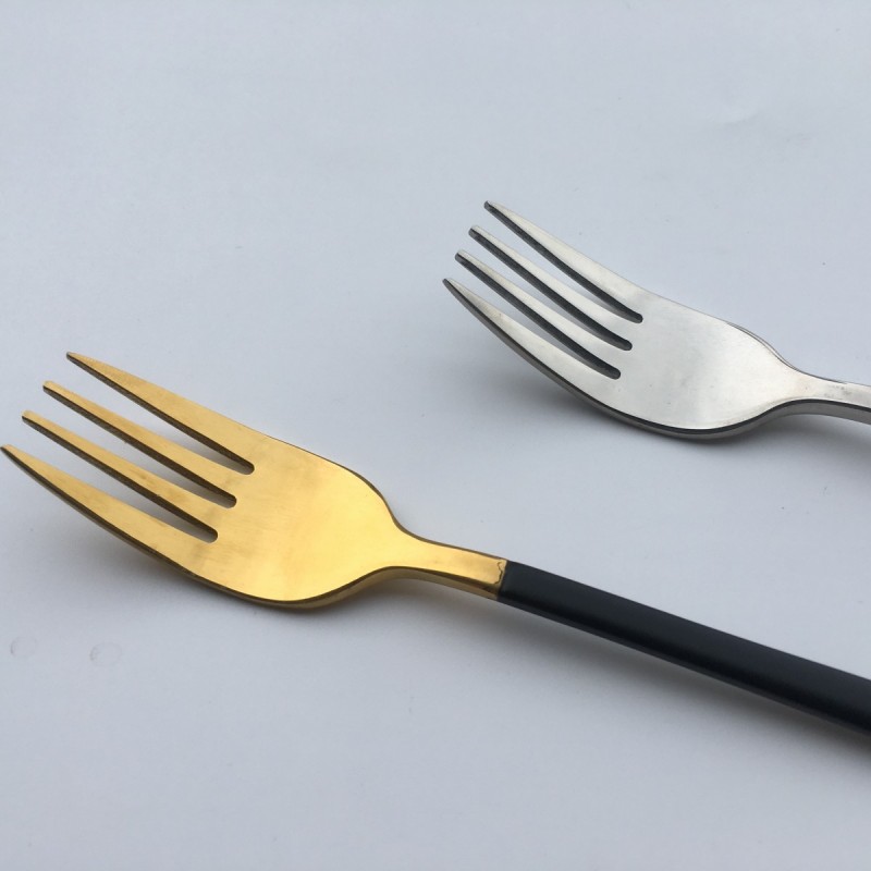 Luxurious Portuguese Style Black Silver Tableware Restaurant Long Spoon Forks and Knife Stainless St图4
